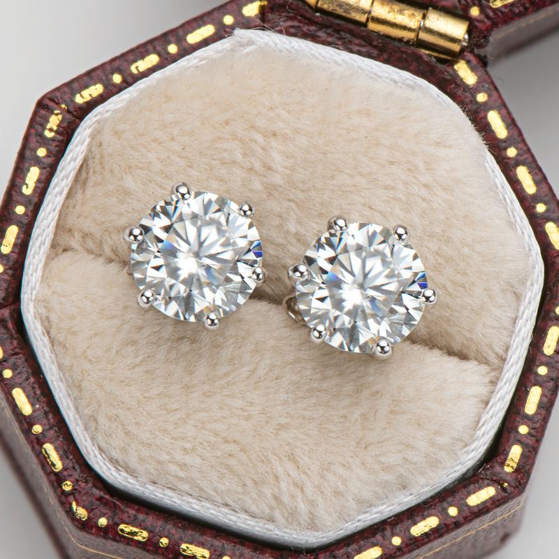 Yowting Round Cut Moissanite Diamond Classic Stud Earrings