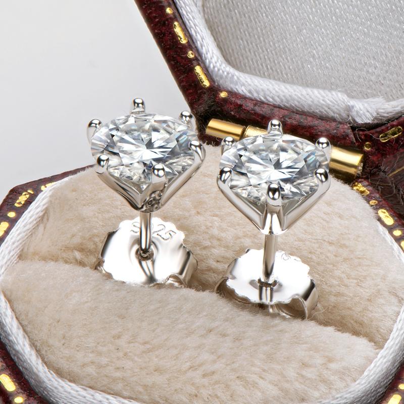 Yowting Round Cut Moissanite Diamond Classic Stud Earrings