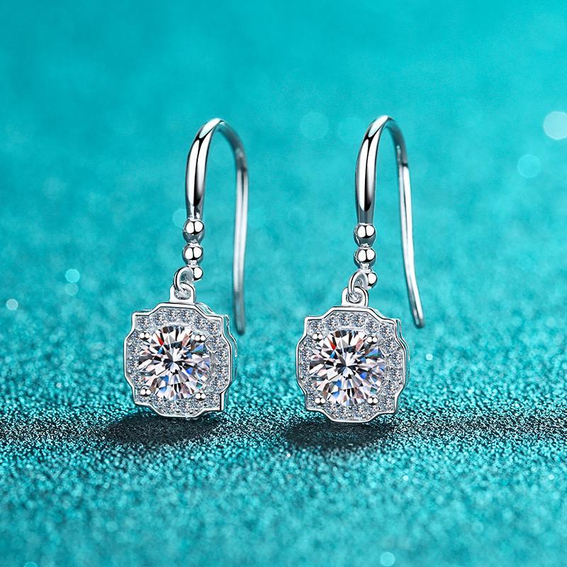 1.0ct/2.0ct Round Cut Moissanite Hook Earrings