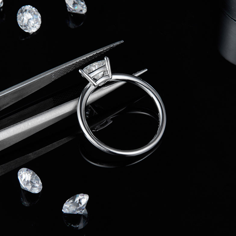 1.0CT 6.5mm Moissanite Solitaire Engagement Ring