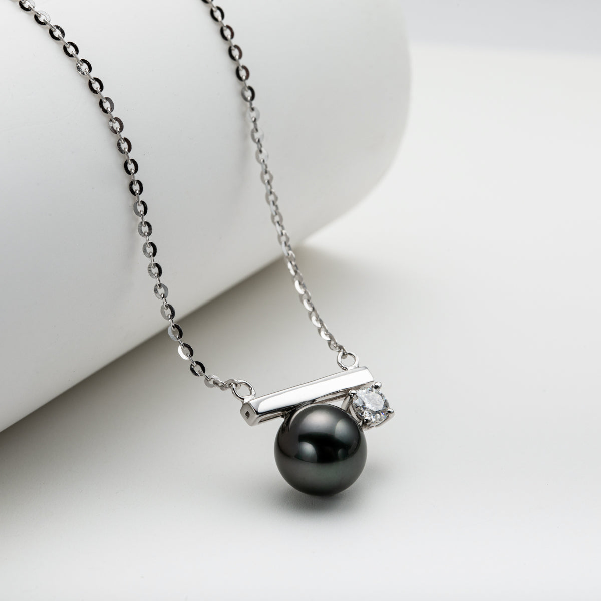 Yowting  9-10mm Black Pearl & 0.3ct Moissanite 925 Sterling Silver Necklace