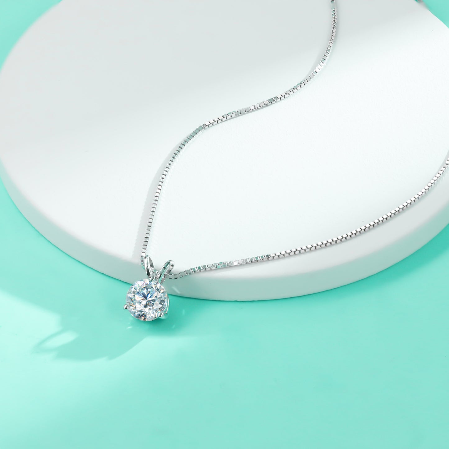 1.0CT VVS1 D Color Moissanite Necklaces 18K Gold Plated Three Claw Pendant Necklaces