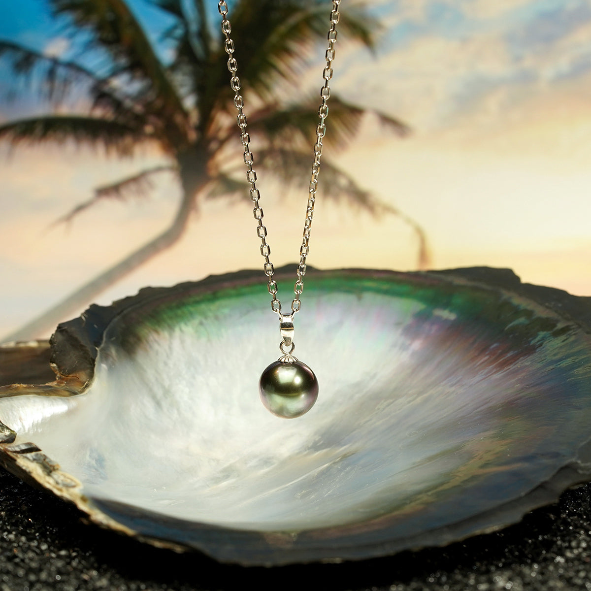 Yowting 18K Gold Natural Black Pearl Necklace