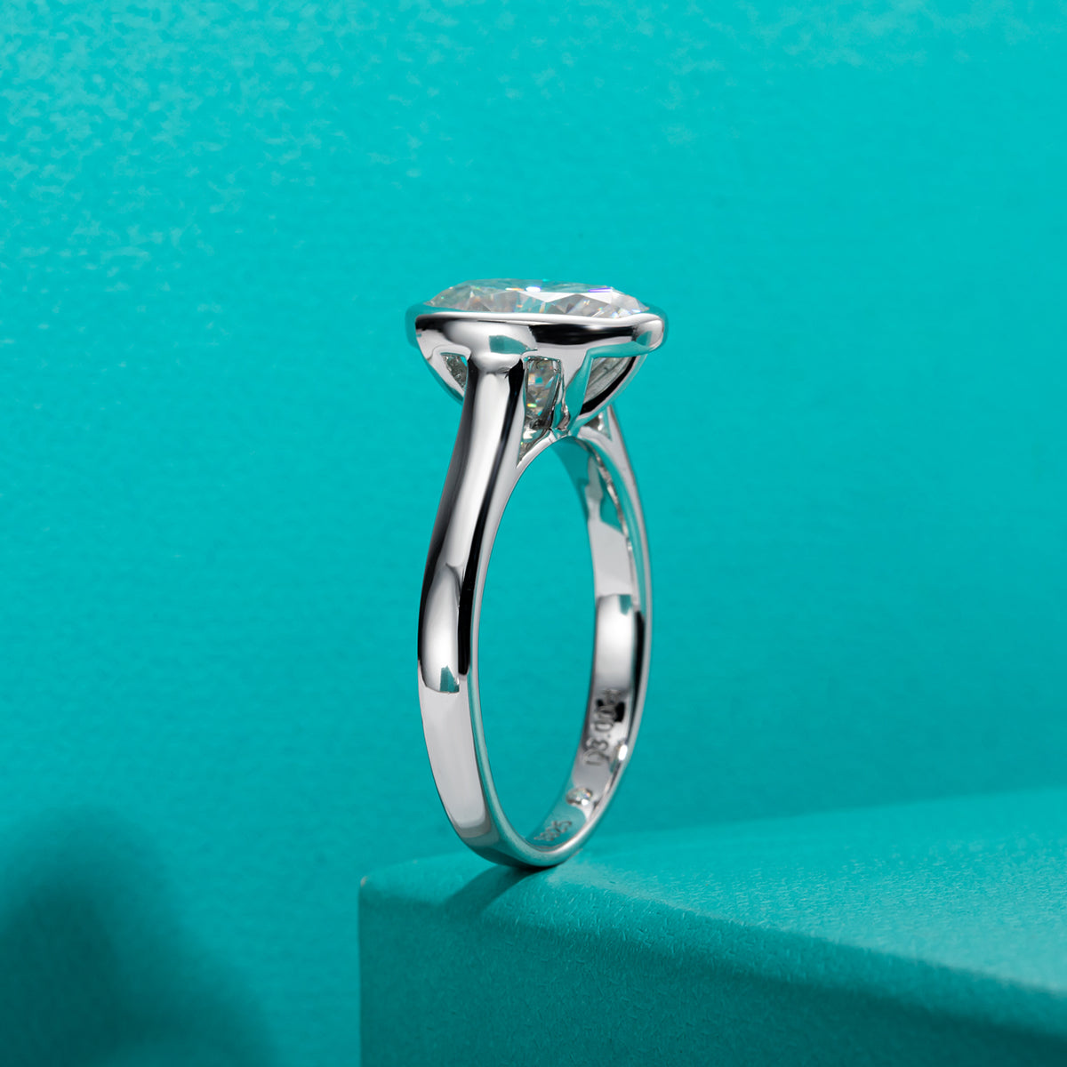 3CT Oval Cut Moissanite Bezel Engagement Rings