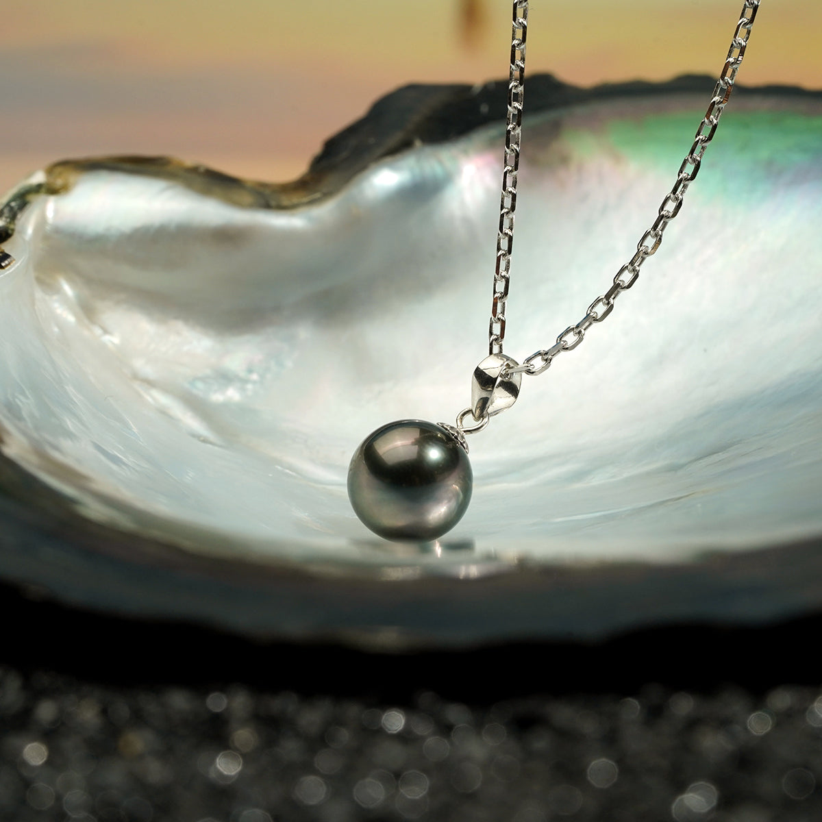 Yowting 18K Gold Natural Black Pearl Necklace