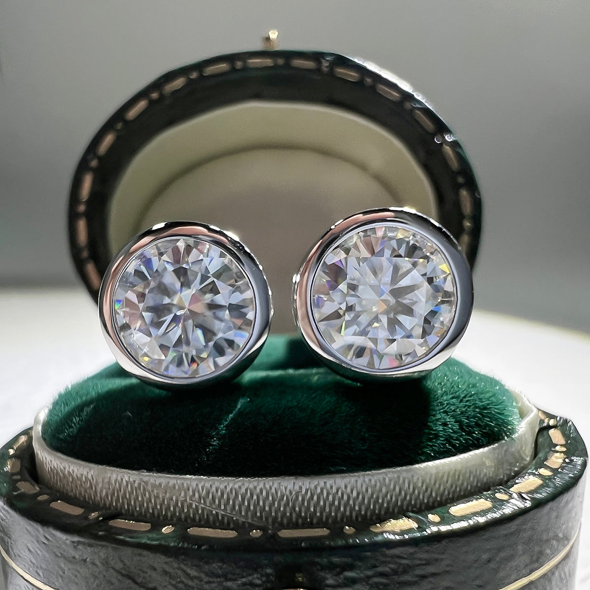 1.0CT/2.0CT D Color Round Moissanite Earrings 18K Gold Plated Stud Earrings