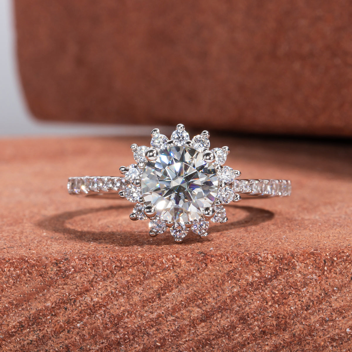 1.0CCTW Round Cut Moissanite Halo Engagement Rings