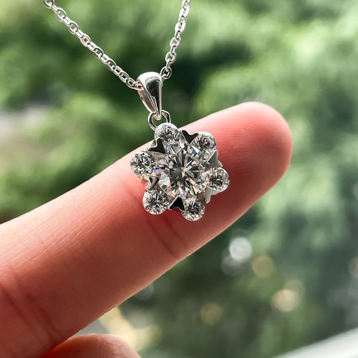 1.0CTTW D Color  Moissanite Flower Heart Pendant Necklace 925 Sterling Silver Necklace