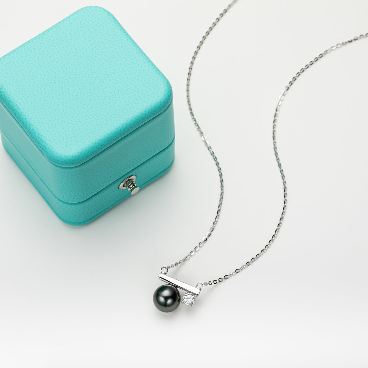 Yowting  9-10mm Black Pearl & 0.3ct Moissanite 925 Sterling Silver Necklace