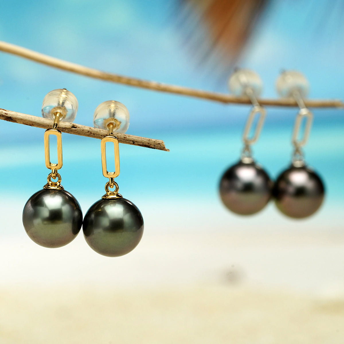 Yowting 18K Gold Tahitian Black Pearl Drop Earrings