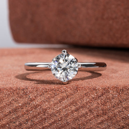 1.0CT Classic Round Cut Moissanite Engagement Ring