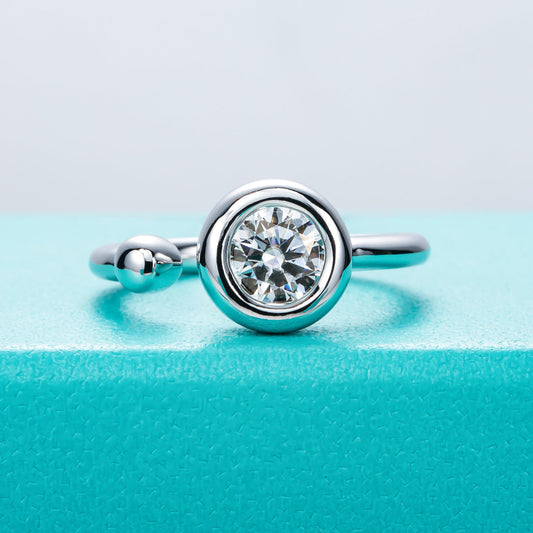 Round Cut Moissanite Solitaire Engagement Ring for Women