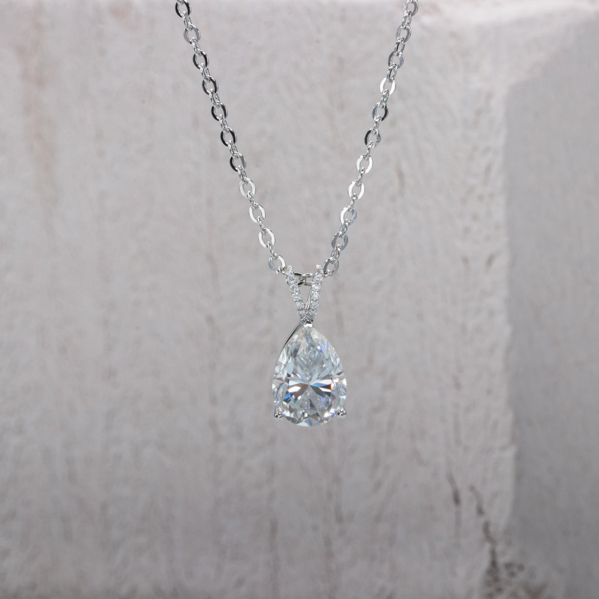 2.0CTTW D Color Pear Cut  Teardrop Moissanite Pendant  Neckalce 925 Sterling Silver Necklace